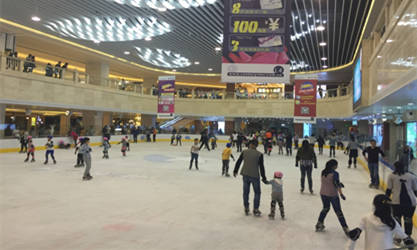 杭州下沙龙湖天街滑冰场