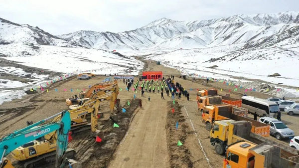 冰雪旅游基地基础设施建设正在进行